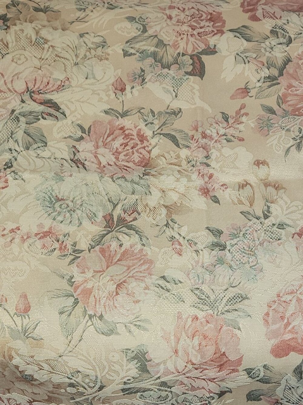 Liz Claiborne Beige Floral Napkins Spring  reversible, Set of 4, white overlay..